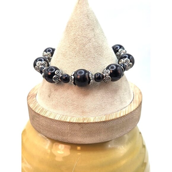 Black Round Glass Beaded Bracelet With Silver Tone Accent Beads - Picture 1 of 1